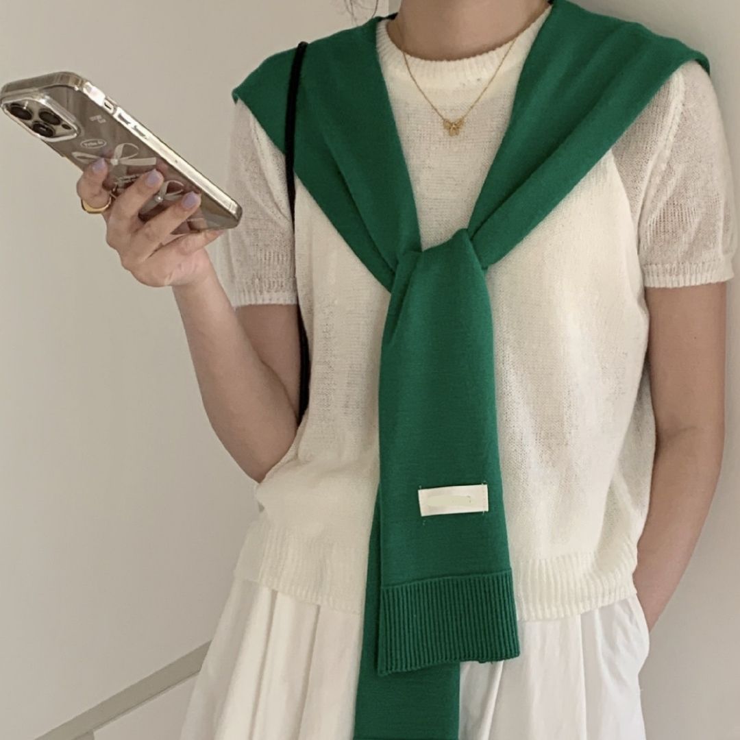 ファッショナブルなショルダースカーフ