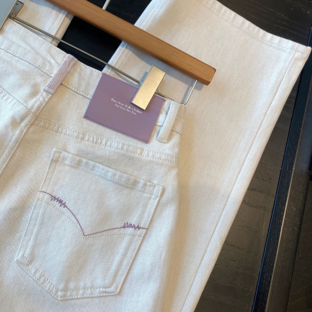 New Straight-Leg Wide-Leg Jeans