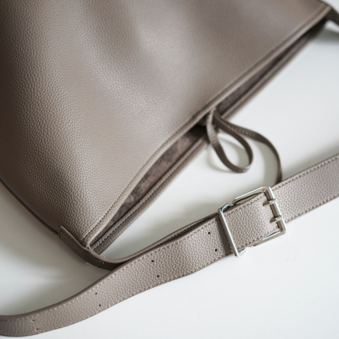 Solid Color Minimalist Large-Capacity Bucket Bag