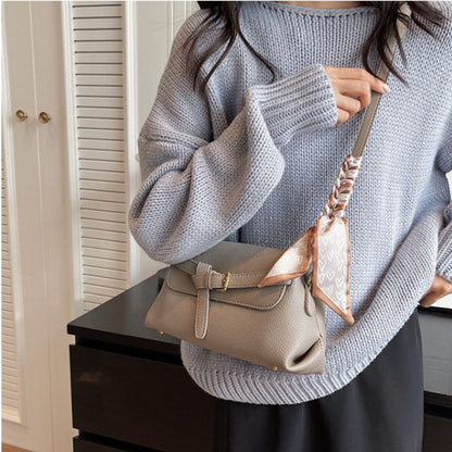 Vintage-Style Magnetic Closure Handbag