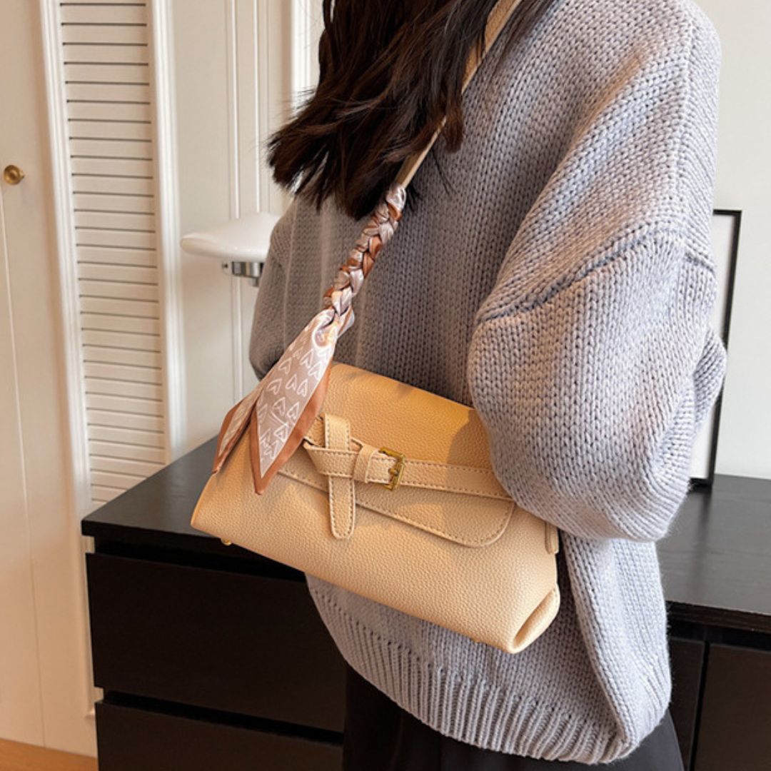 Vintage-Style Magnetic Closure Handbag