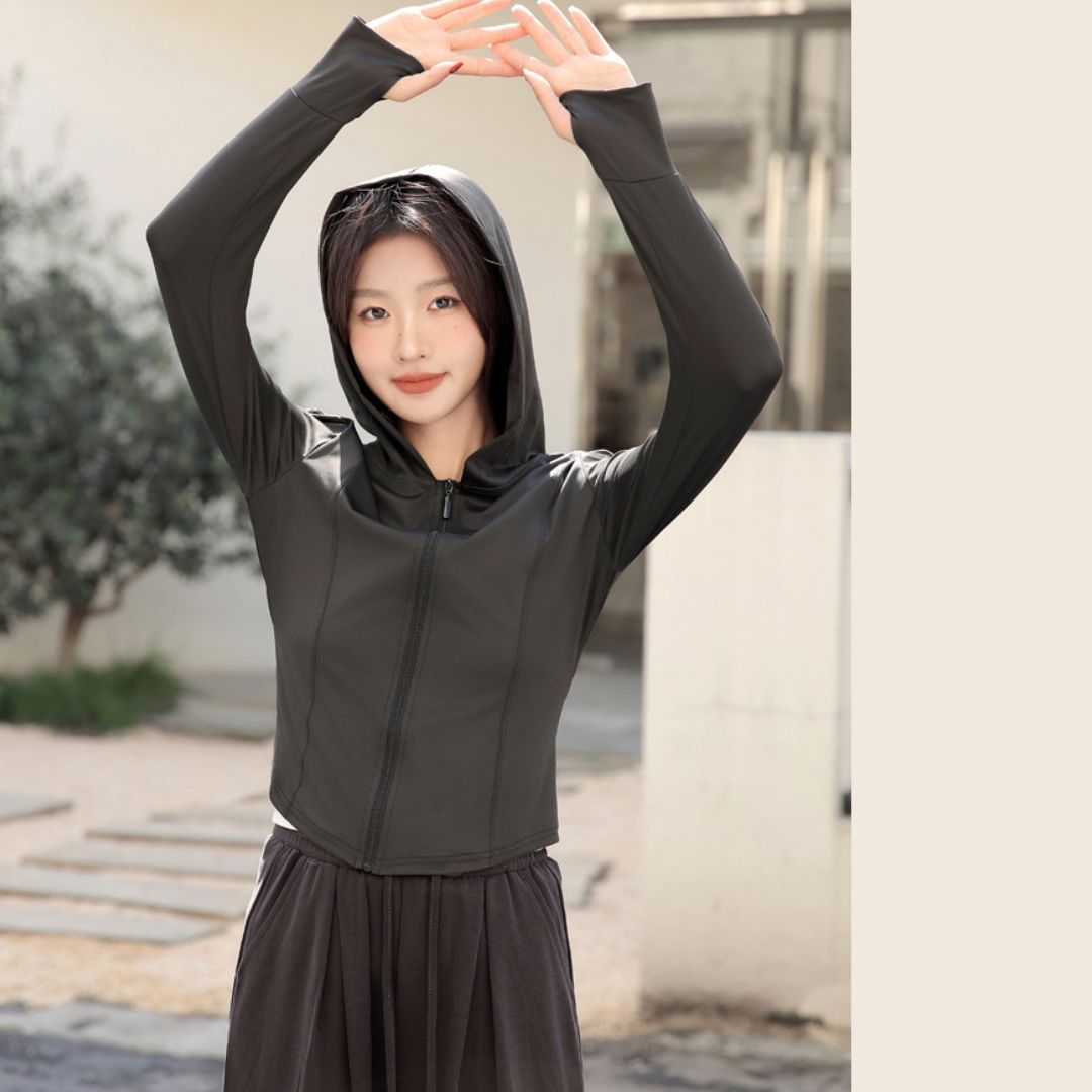 Sun-protective slim-fit sports jacket