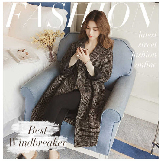 冬にぴったりのミドル丈チェック柄ウールコート